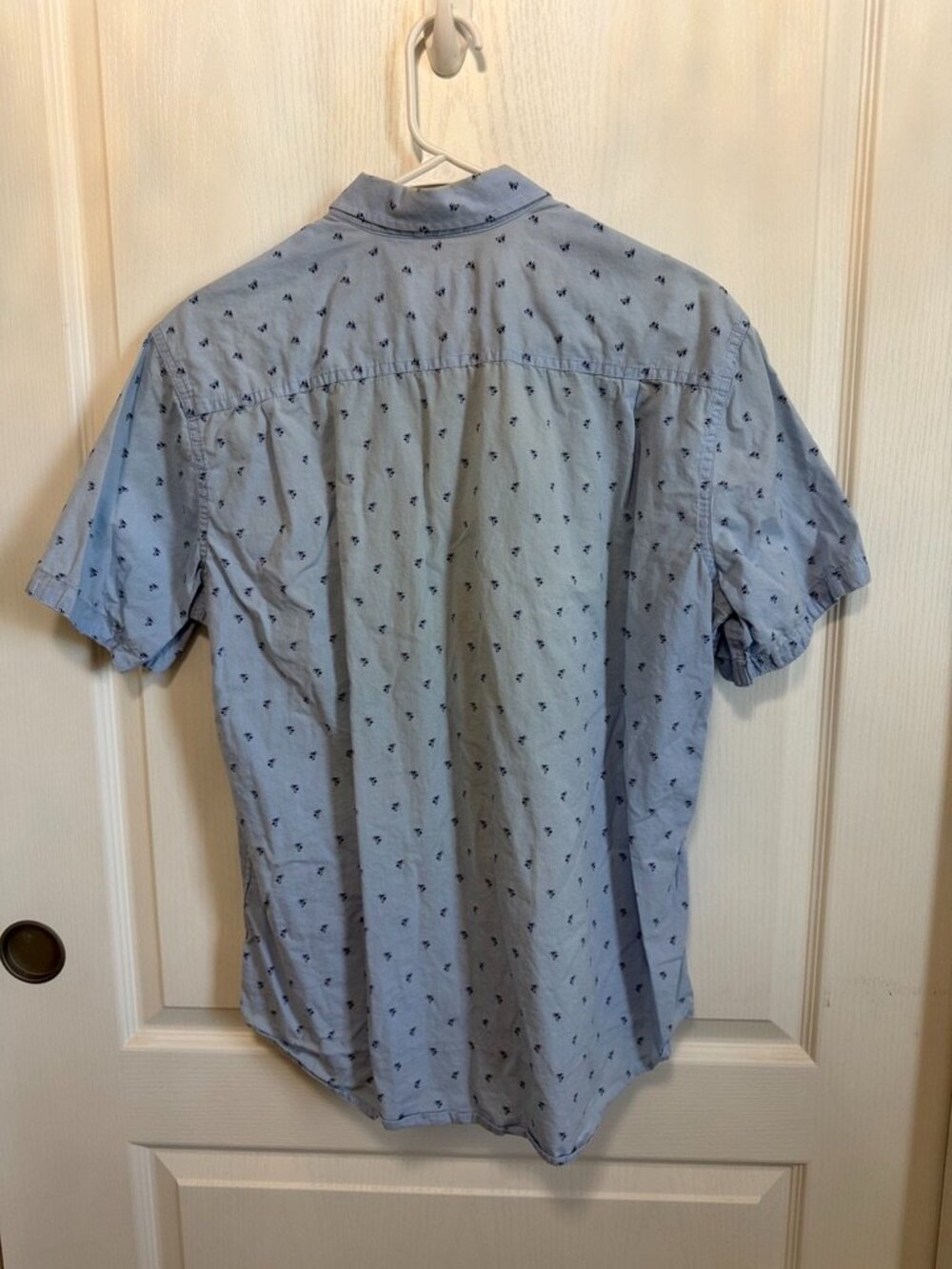 Charleston Threads Men’s Medium Palm Tree Short Sleeve Button Down Shirt - Picture 6 of 7